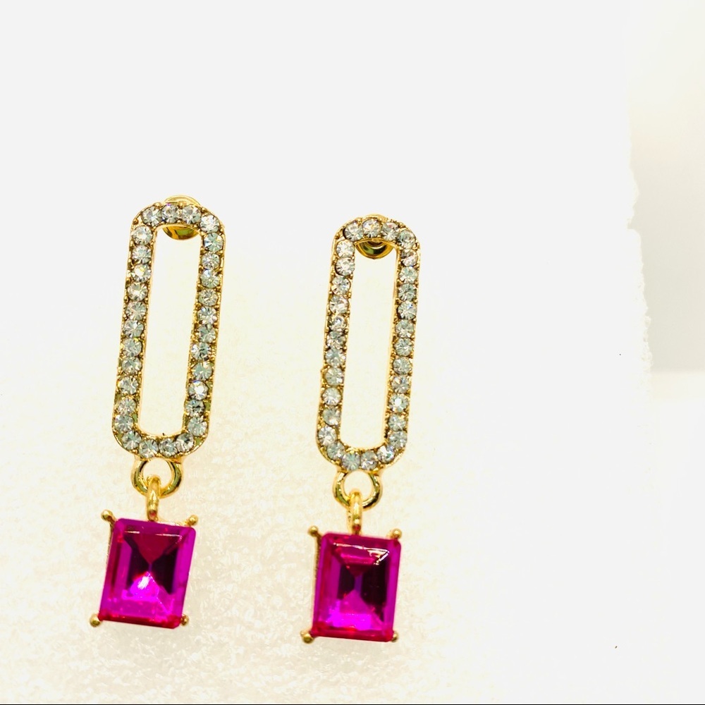 Earrings Pink and Crystal drop set in golden tone. Pierced - Picture 8 of 9
